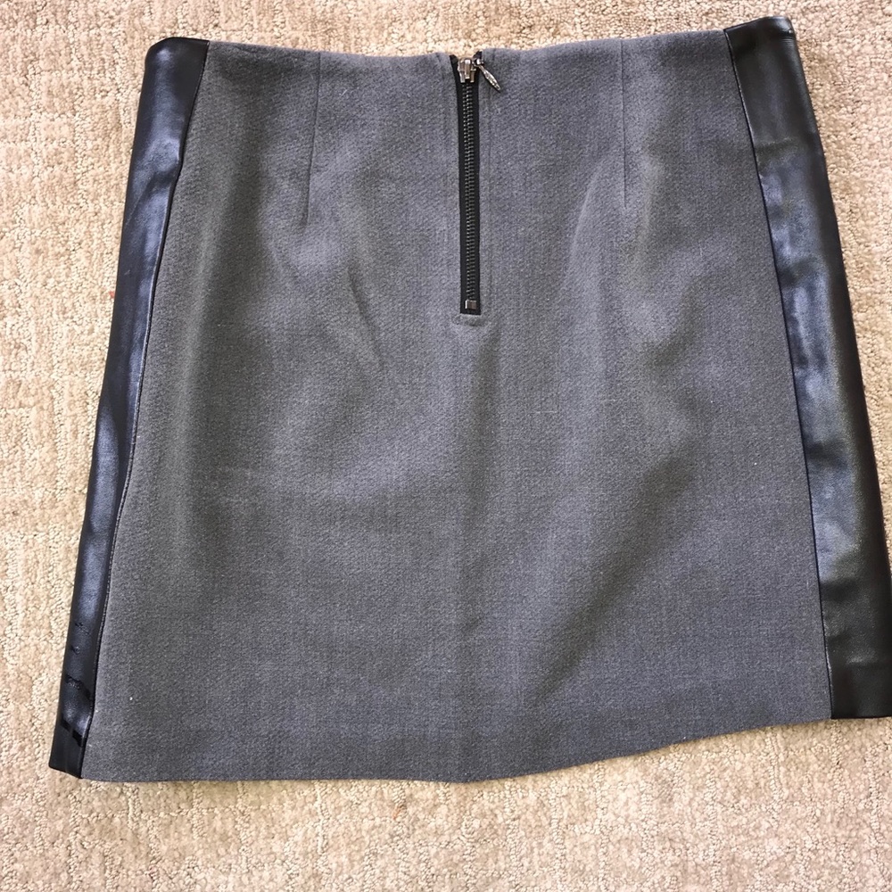 Kensie | leather paneled mini skirt size 6 - Picture 5 of 5